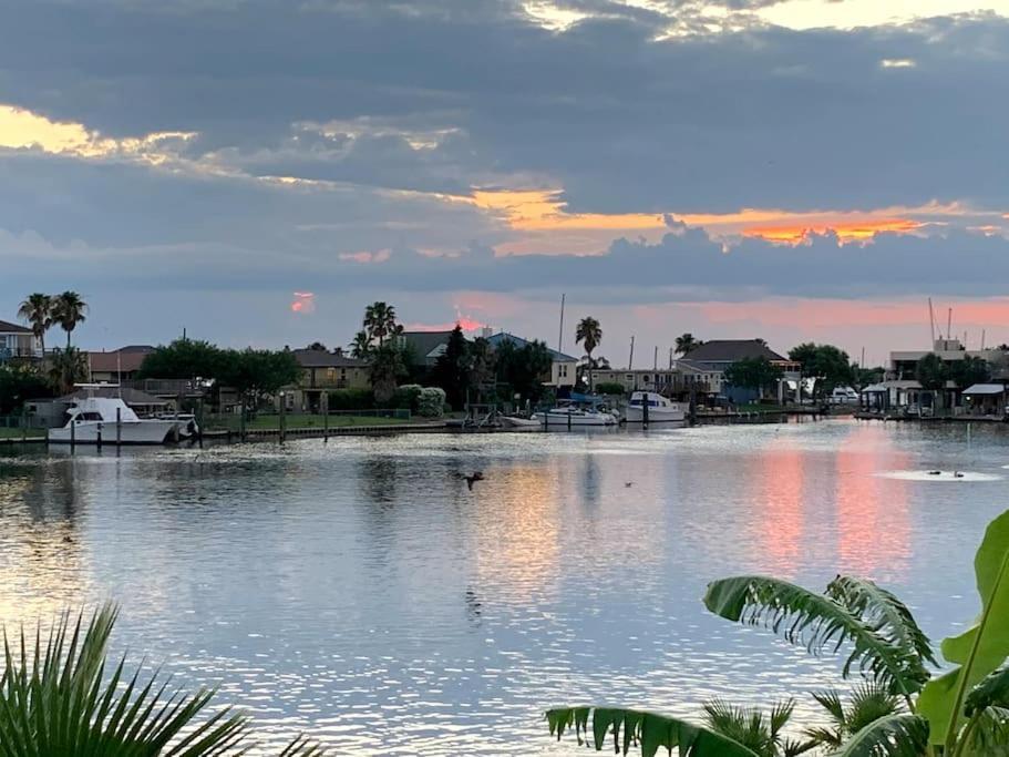 Paradise Lagoon*Bayhouse Fishing*Beach*Dogfriendly غالفيستون، تكساس المظهر الخارجي الصورة